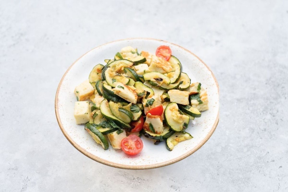 Grilled Halloumi and Courgette Salad (250G)