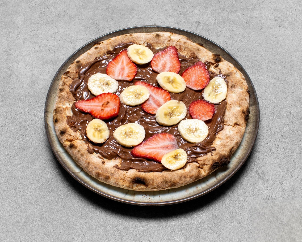 Nutella Pizza with fruits