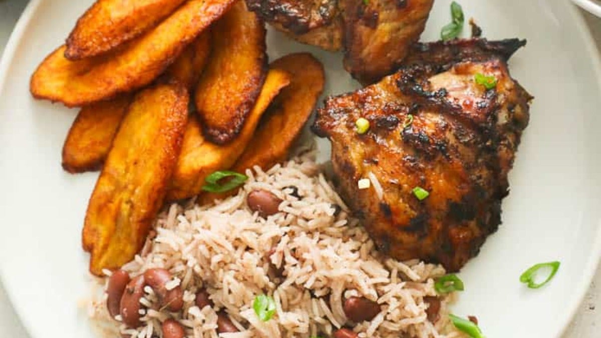 Jerk chicken meal x 3 pieces with 1000ml of sugarcane juice