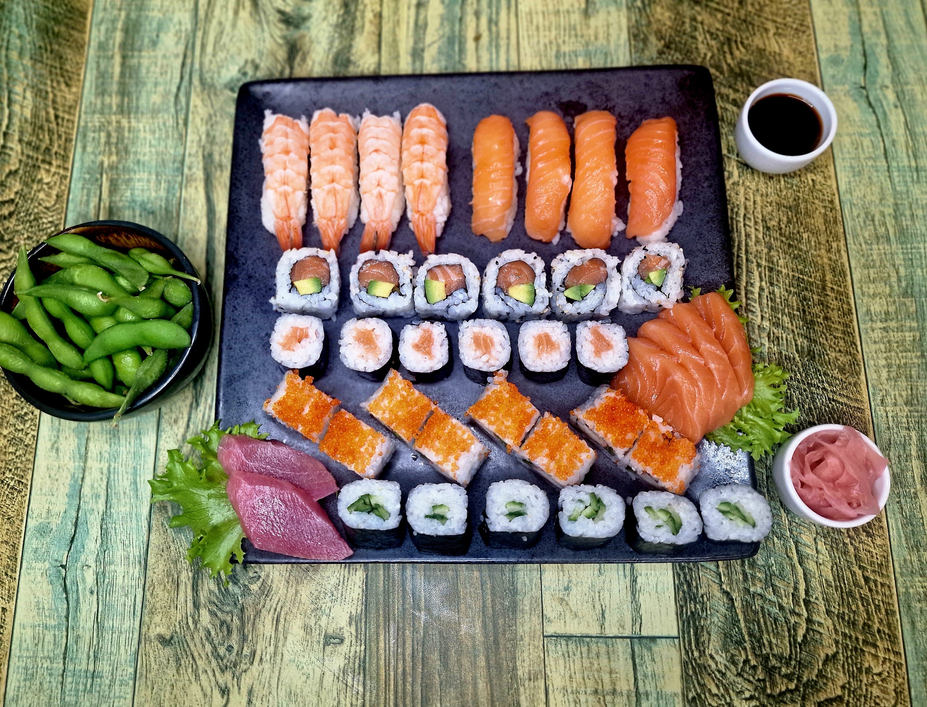 Mega Party Platter (42 Pc)