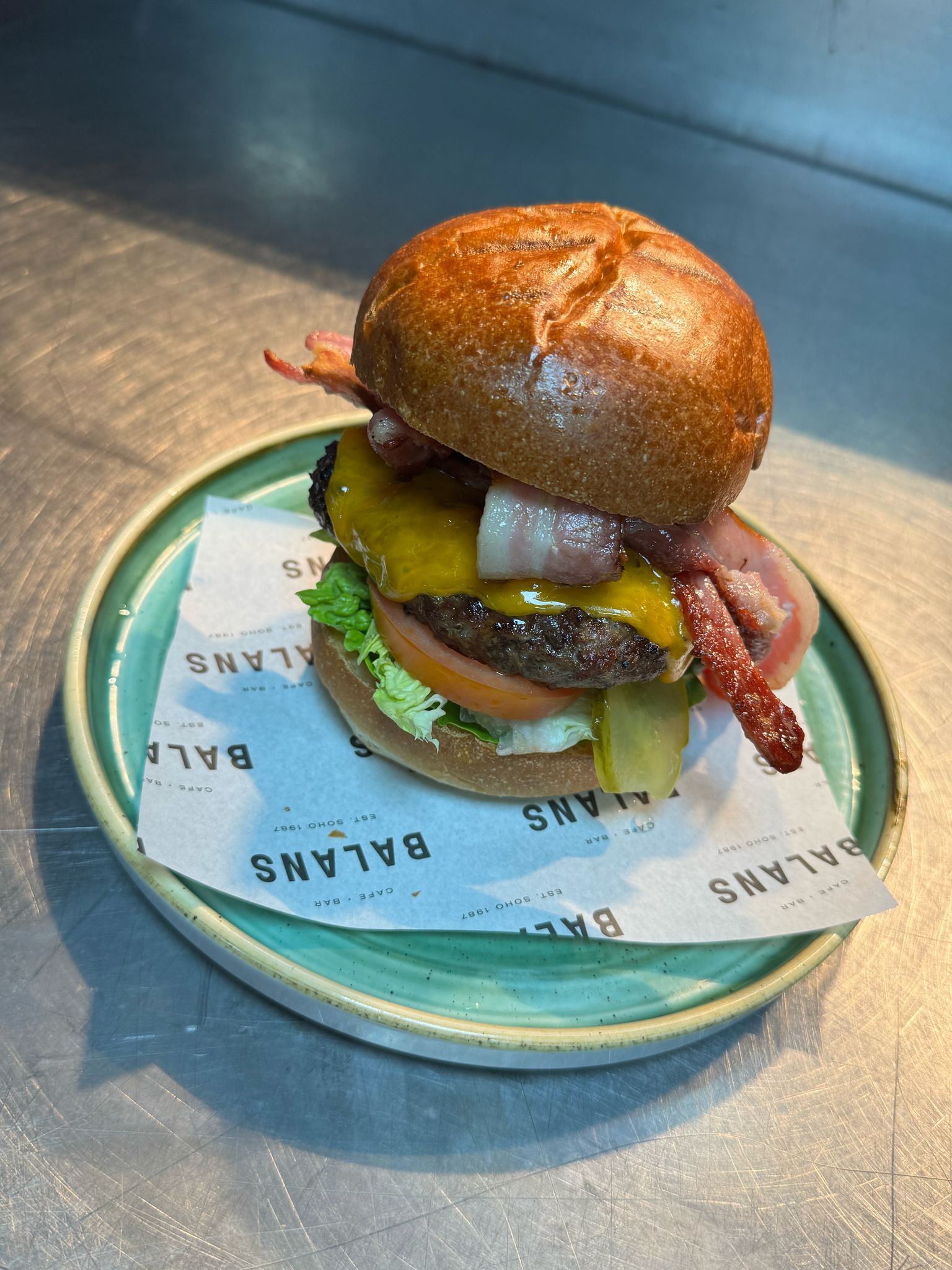 The Infamous Balans Burger (E) (G) (D) (SD)