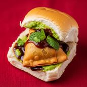 Samosa Pav