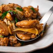 Chicken with Fresh Ginger 🍗🧄