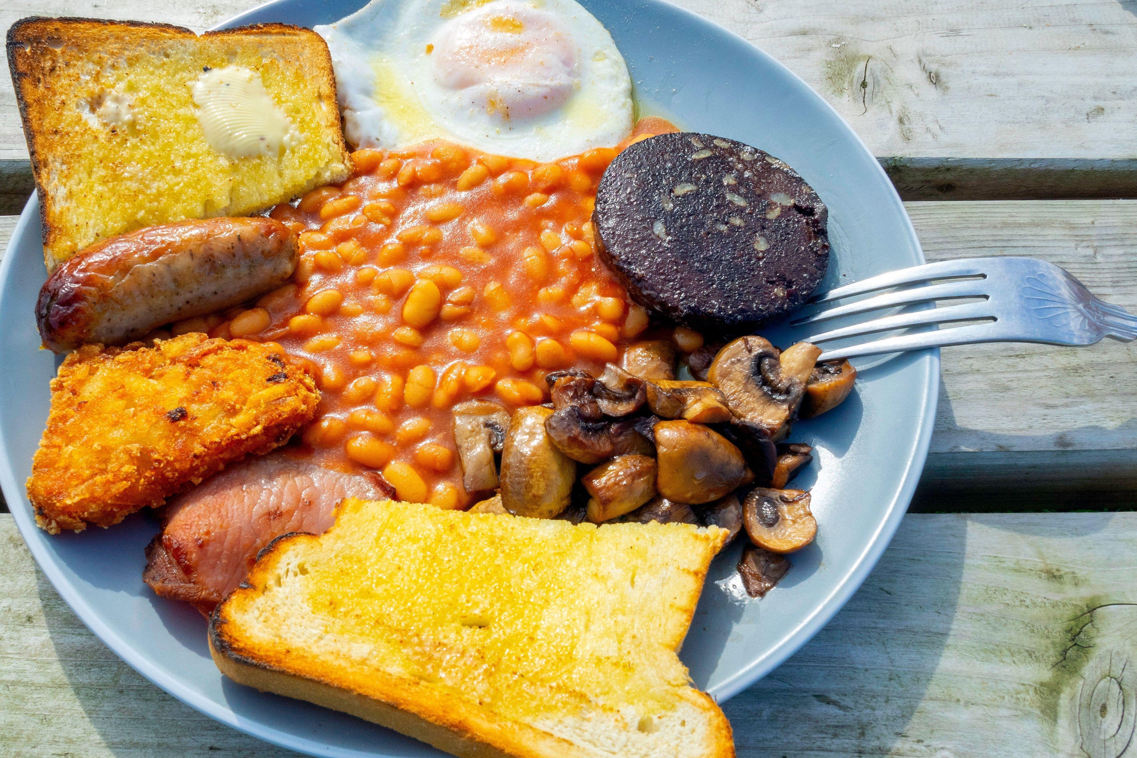 Full English Breakfast: Classic British Breakfast Favourites