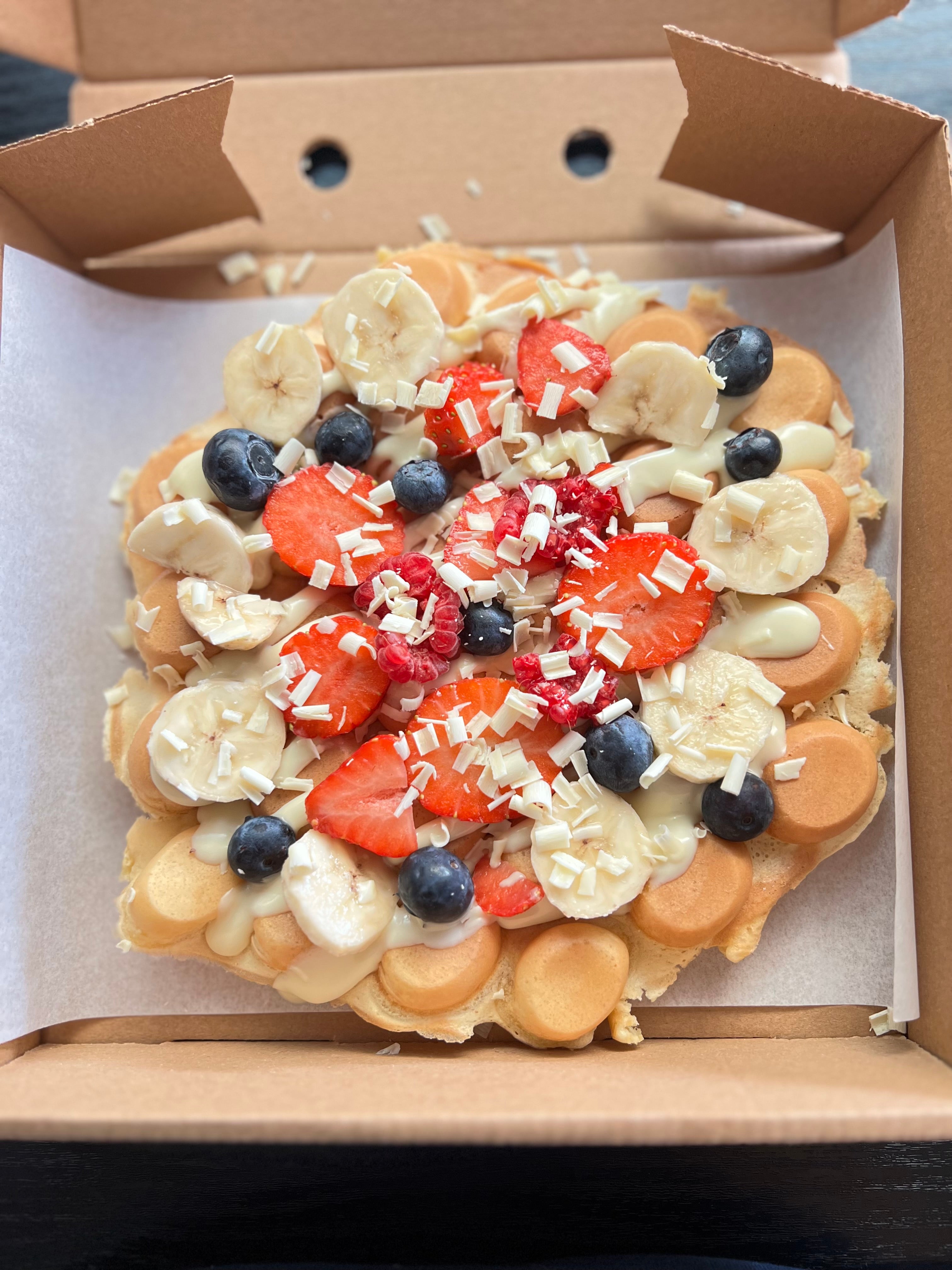 🧇White chocolate and fruits Bubble Waffle🧇