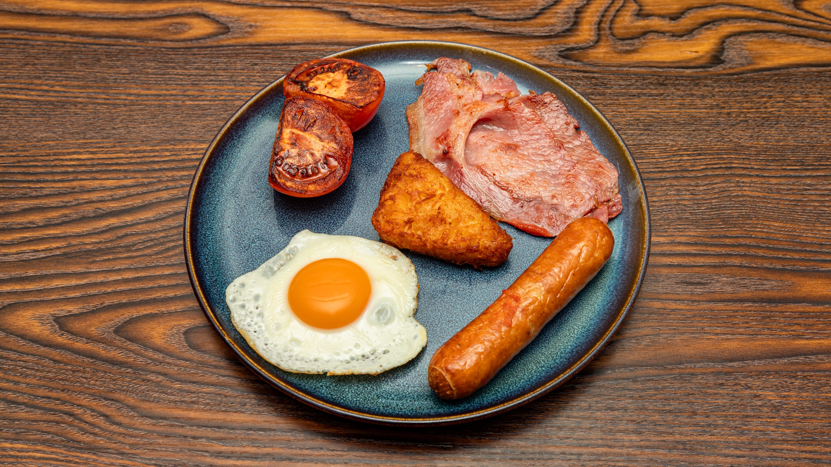 Set 3 -Free Range Egg, Bacon, Cumberland Sausage, Tomato, Hash Brown