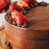 Nutella Berry Cake (1 Kg)