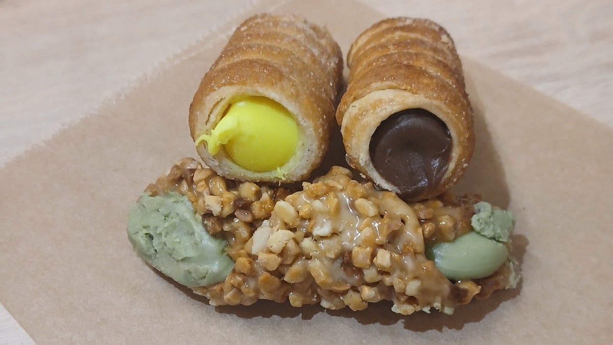 Tris small cannoli