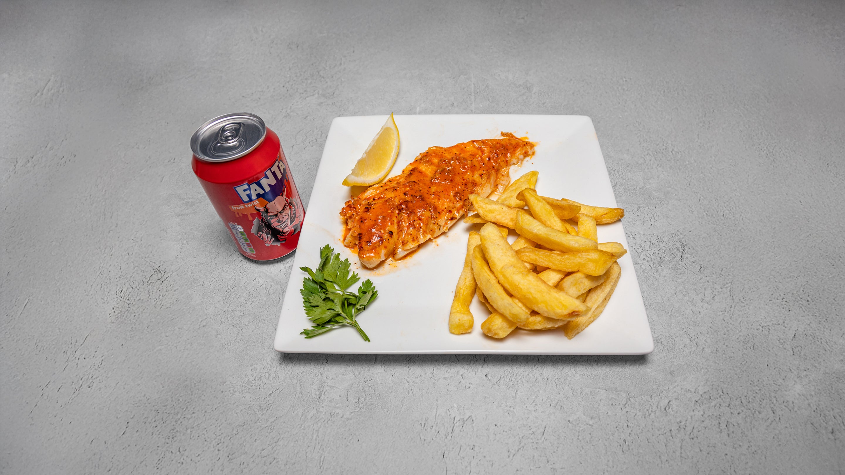 Peri Peri Fish Wrap, Chips and a Can Drink