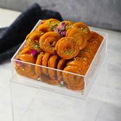 Balah Al Sham Acrylic Box-  ½ Kilo 44 PCS