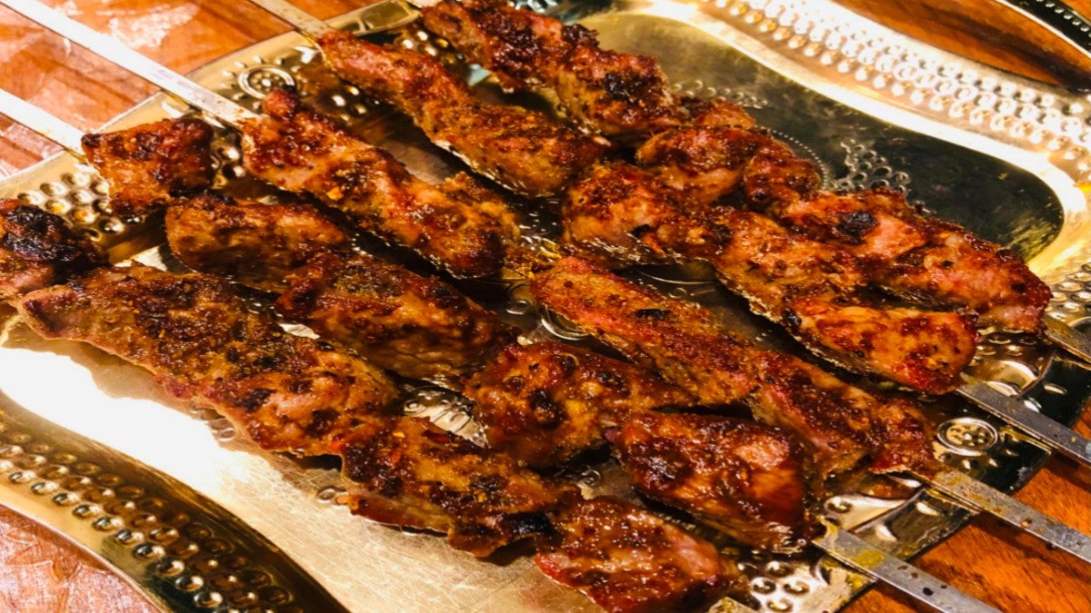 新疆烤羊肉 (5串）Xinjiang traditional lamb skewer （5 skewers)