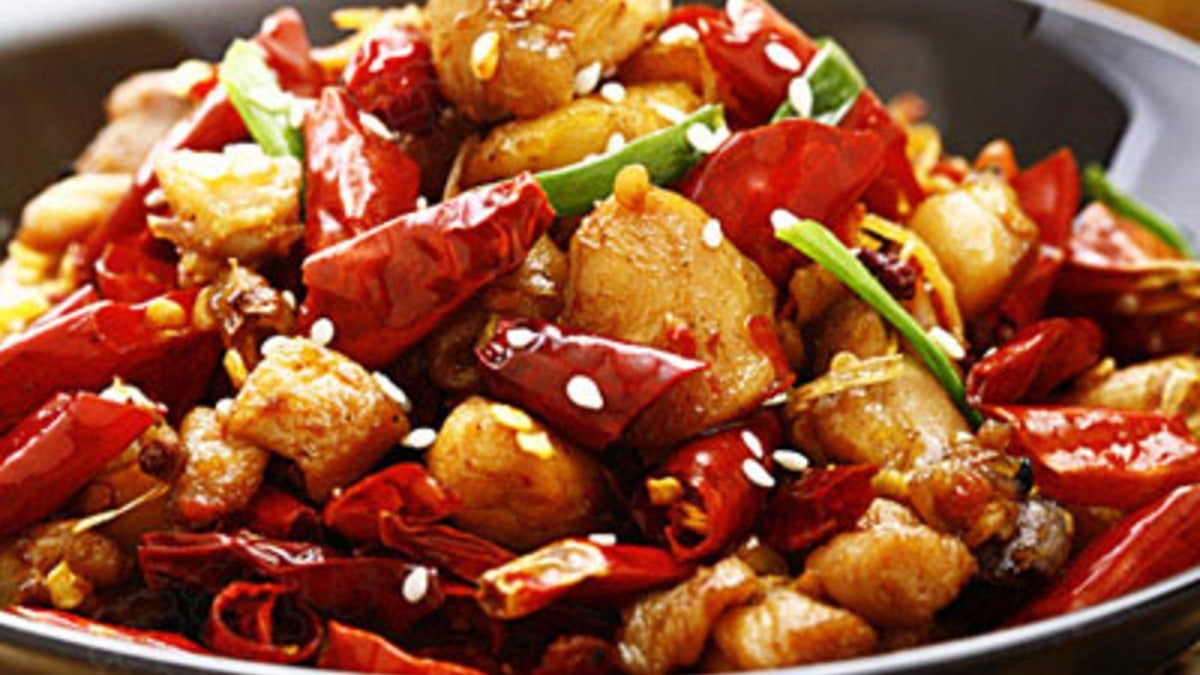 Chicken cubes with chilli peppers 辣子鸡