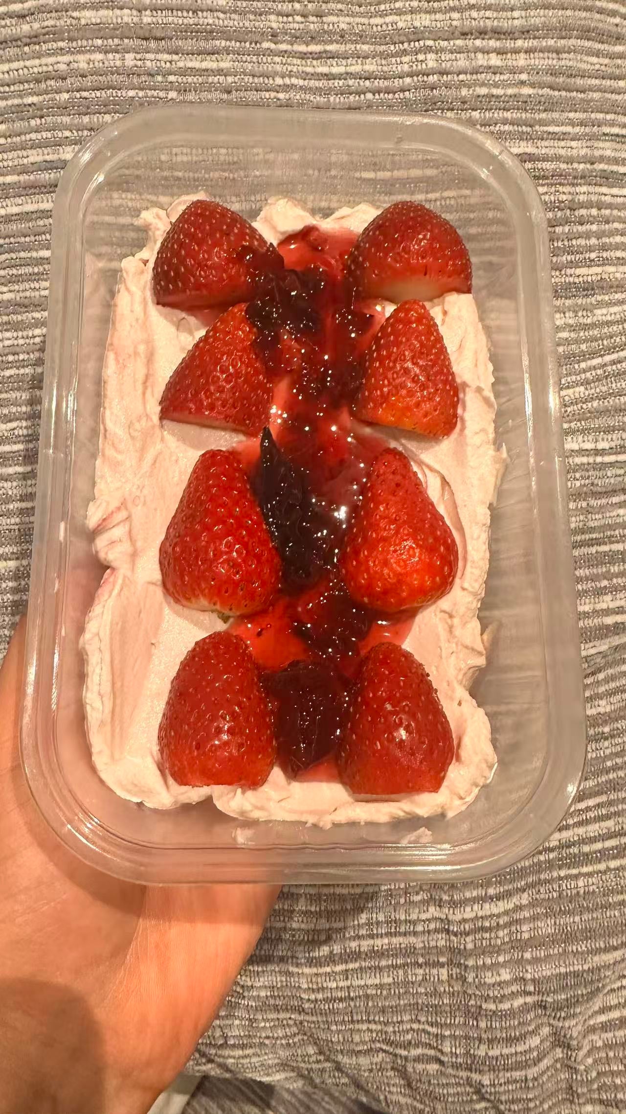 草莓玫瑰冷萃干酸奶盒子 STrawberry Rose Condensed Yogurt