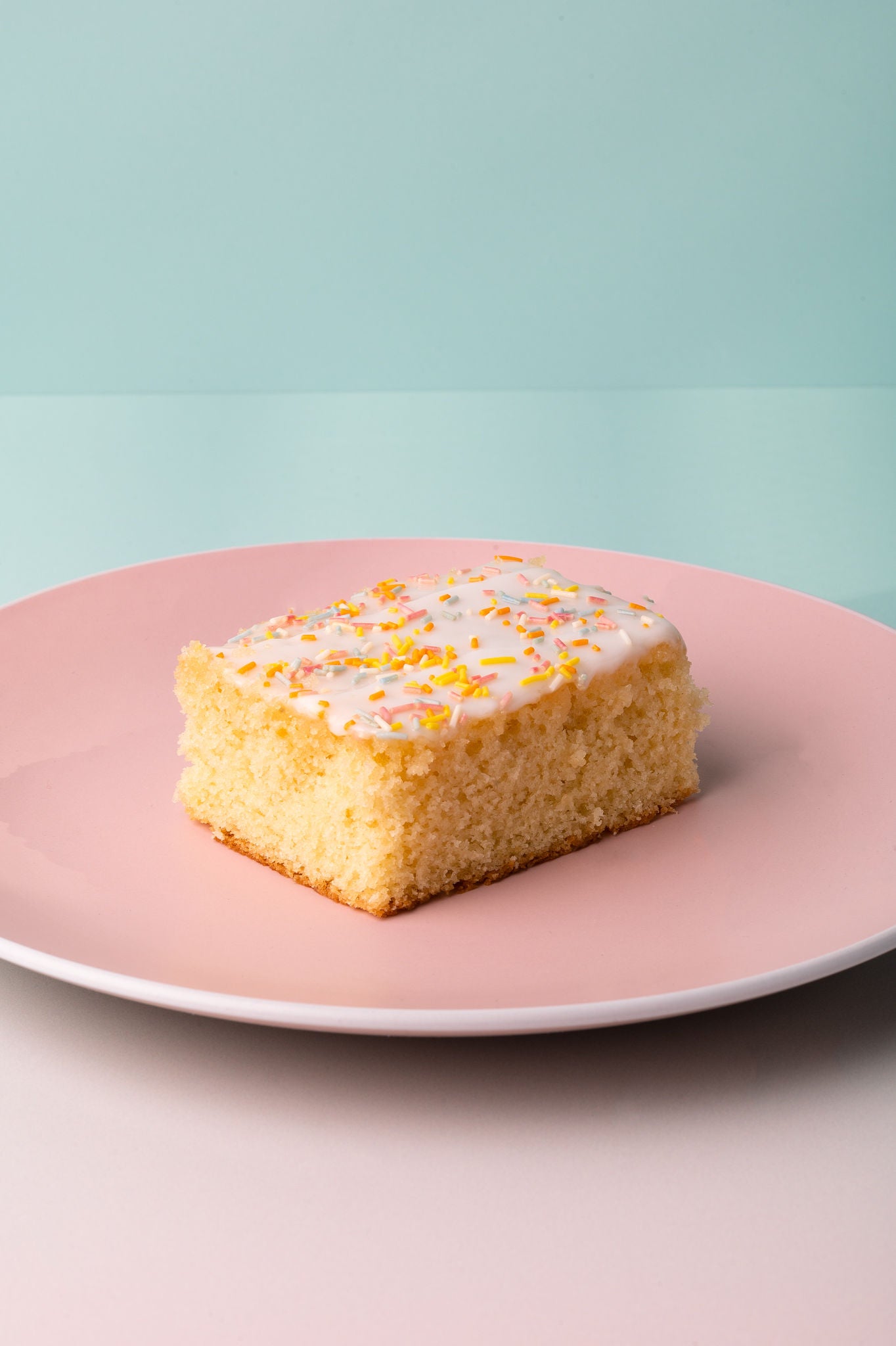 Whitelicious Sponge Cake (Served with a side of your choice)