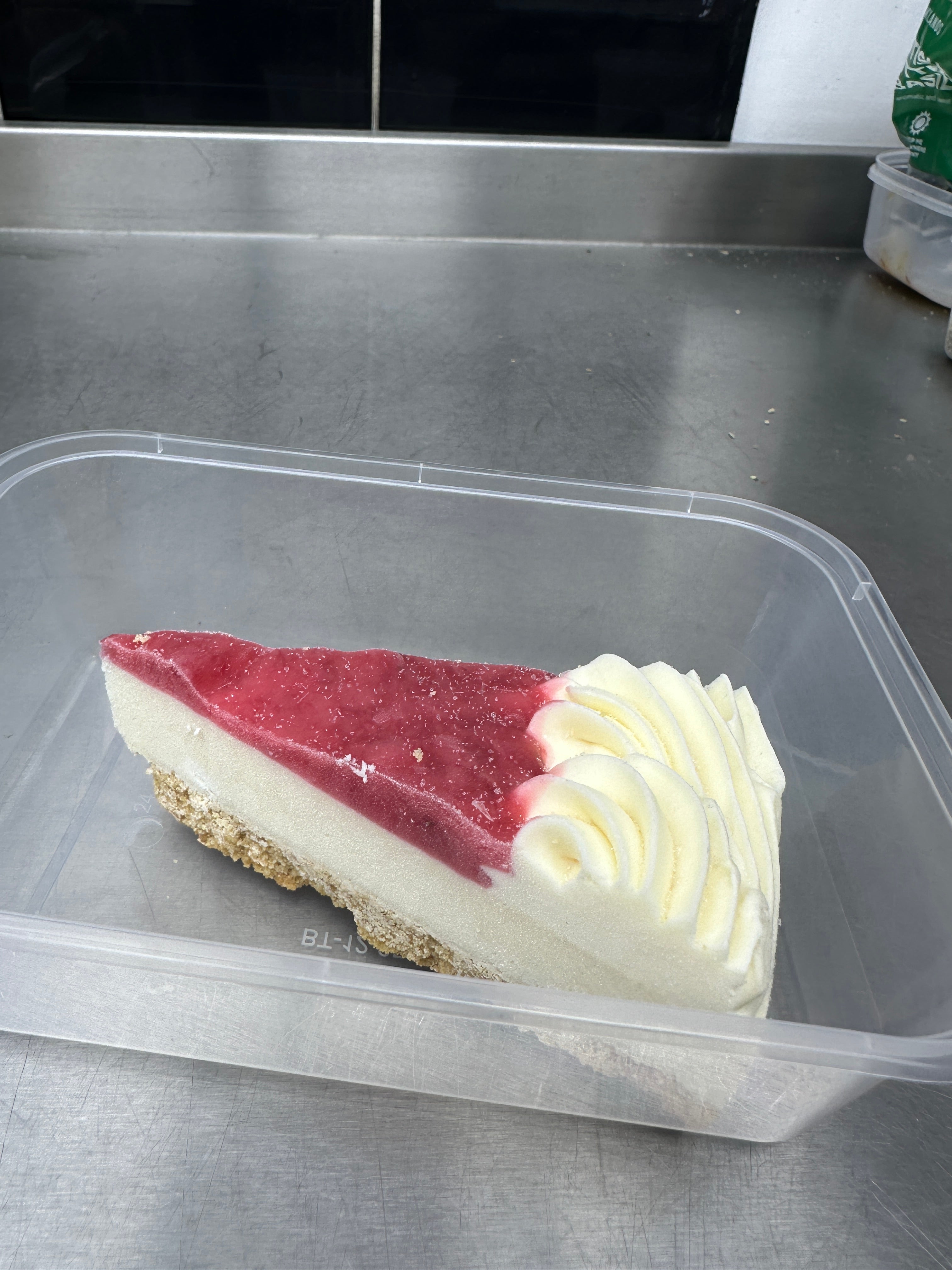 Strawberry Cheese Cake - Per Slice