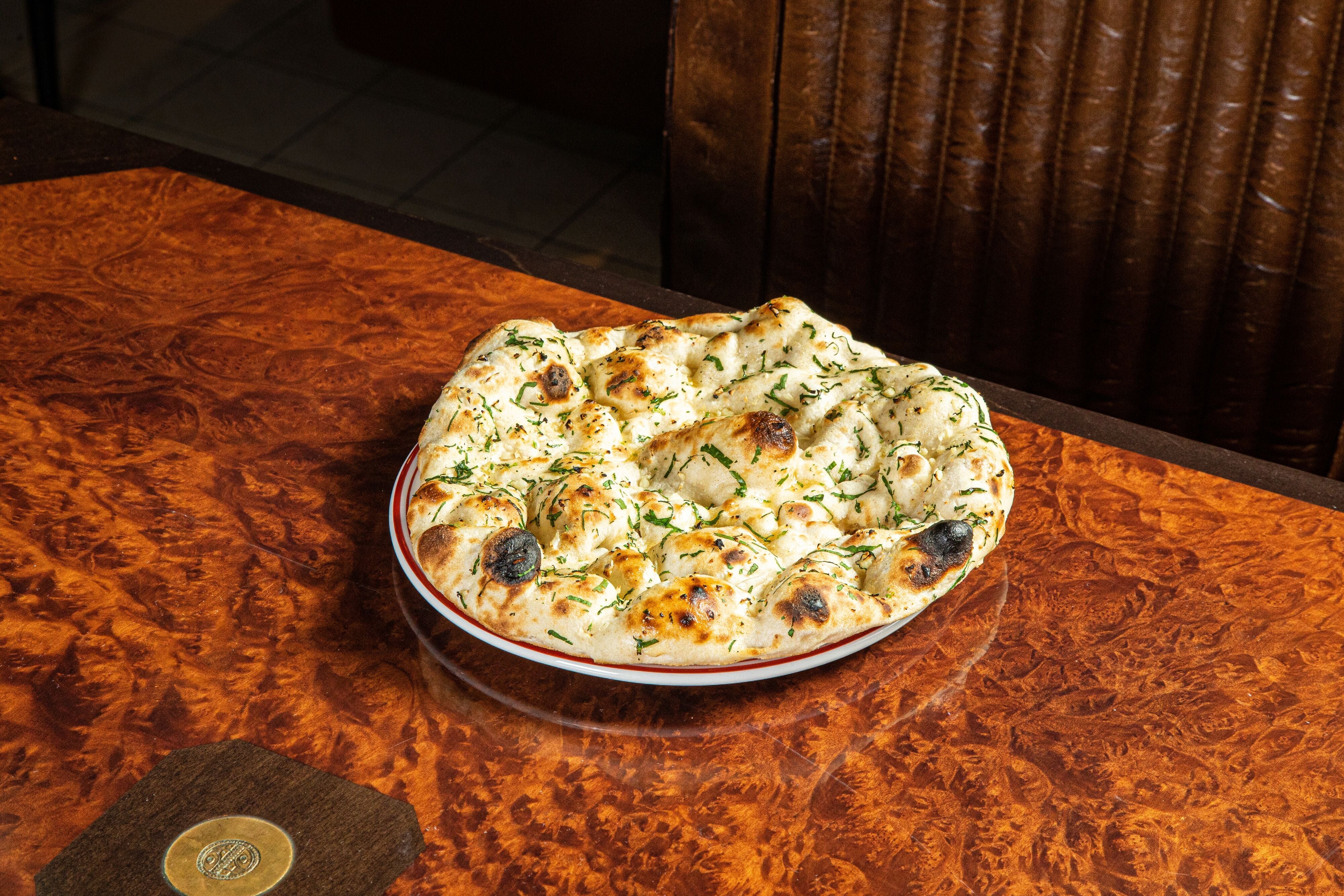 Garlic Naan (V)