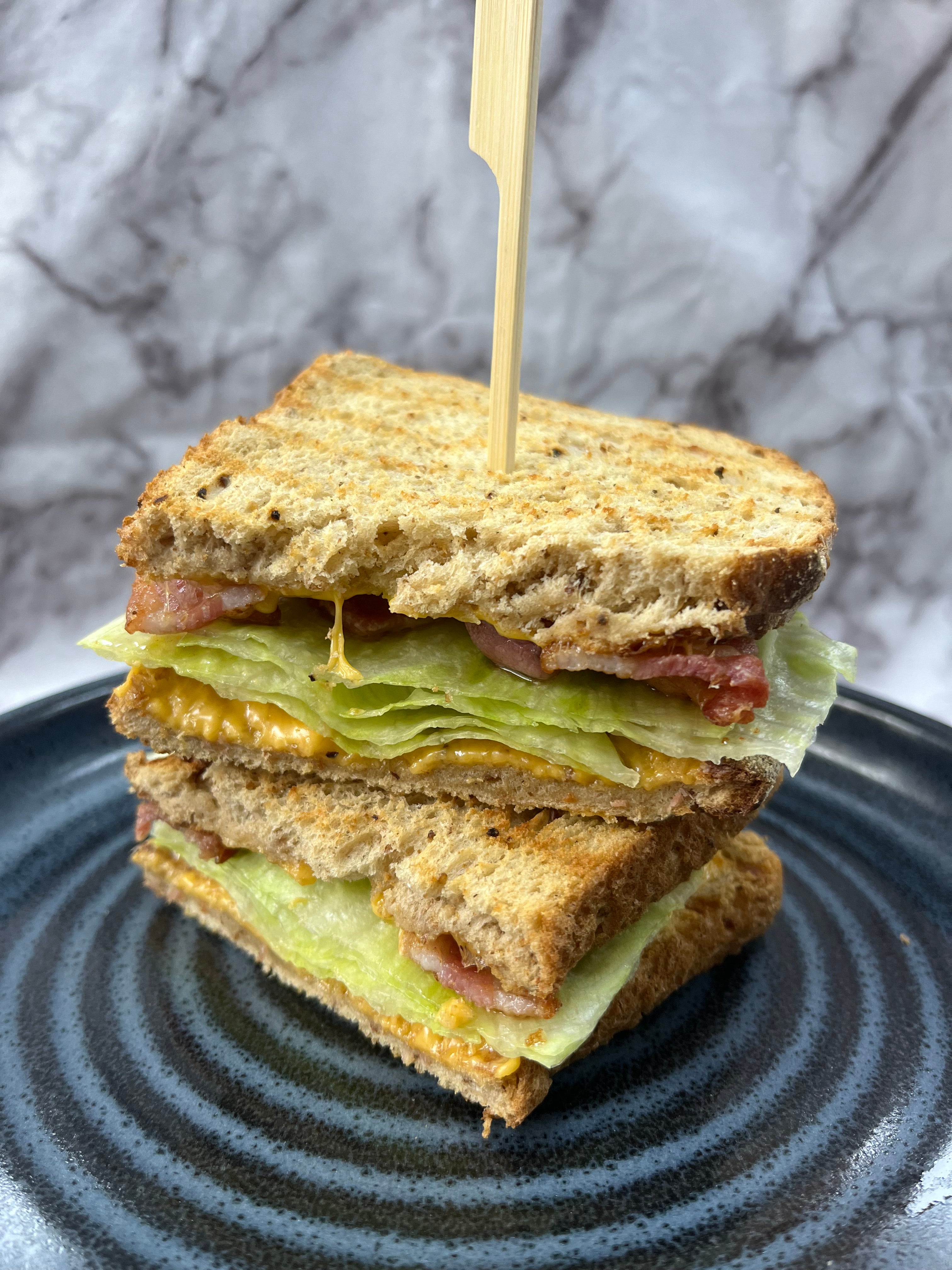 Bacon, cheese & lettuce sandwich