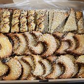 Mixed Date Crackers