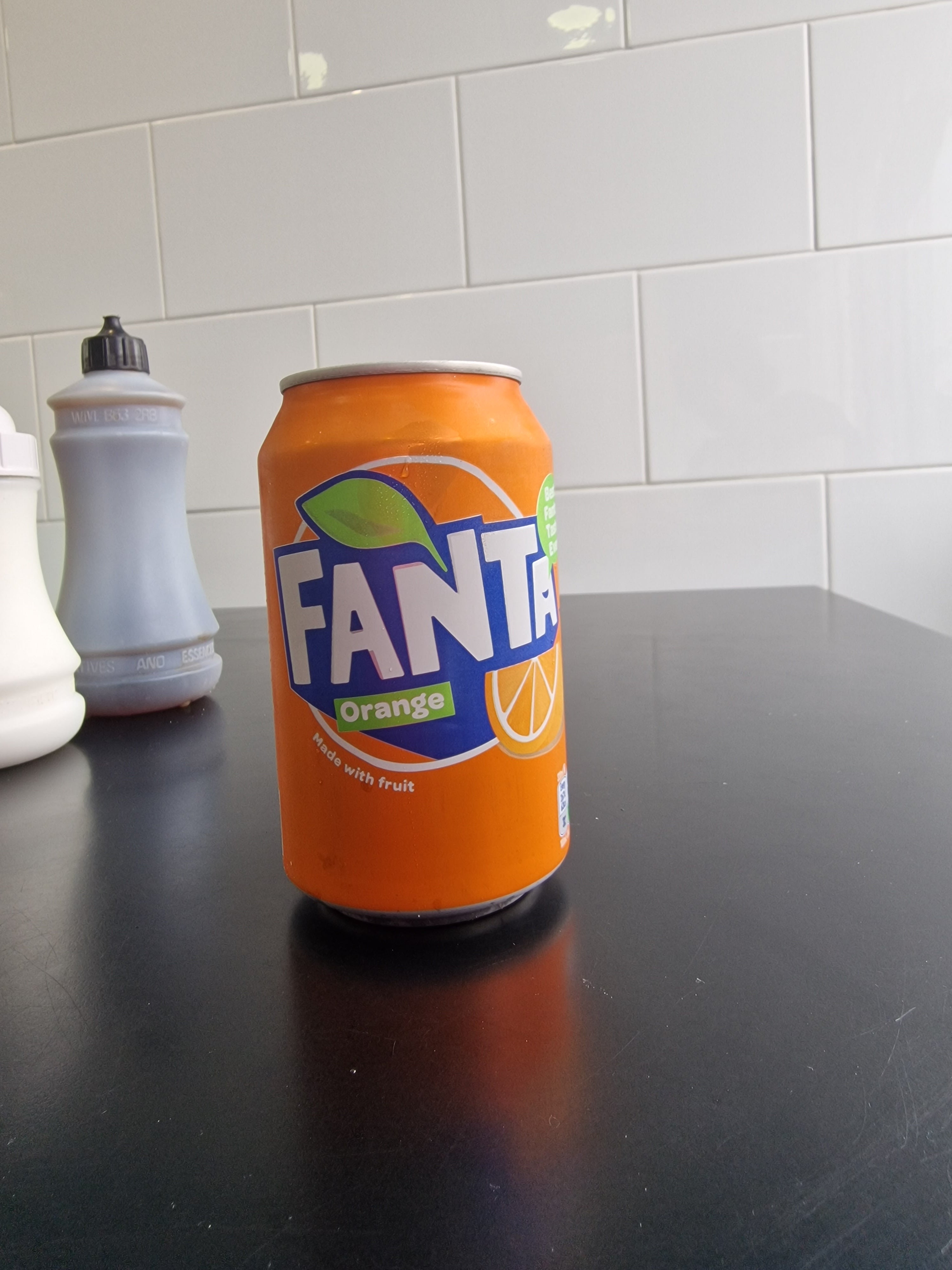 Fanta orange (can)
