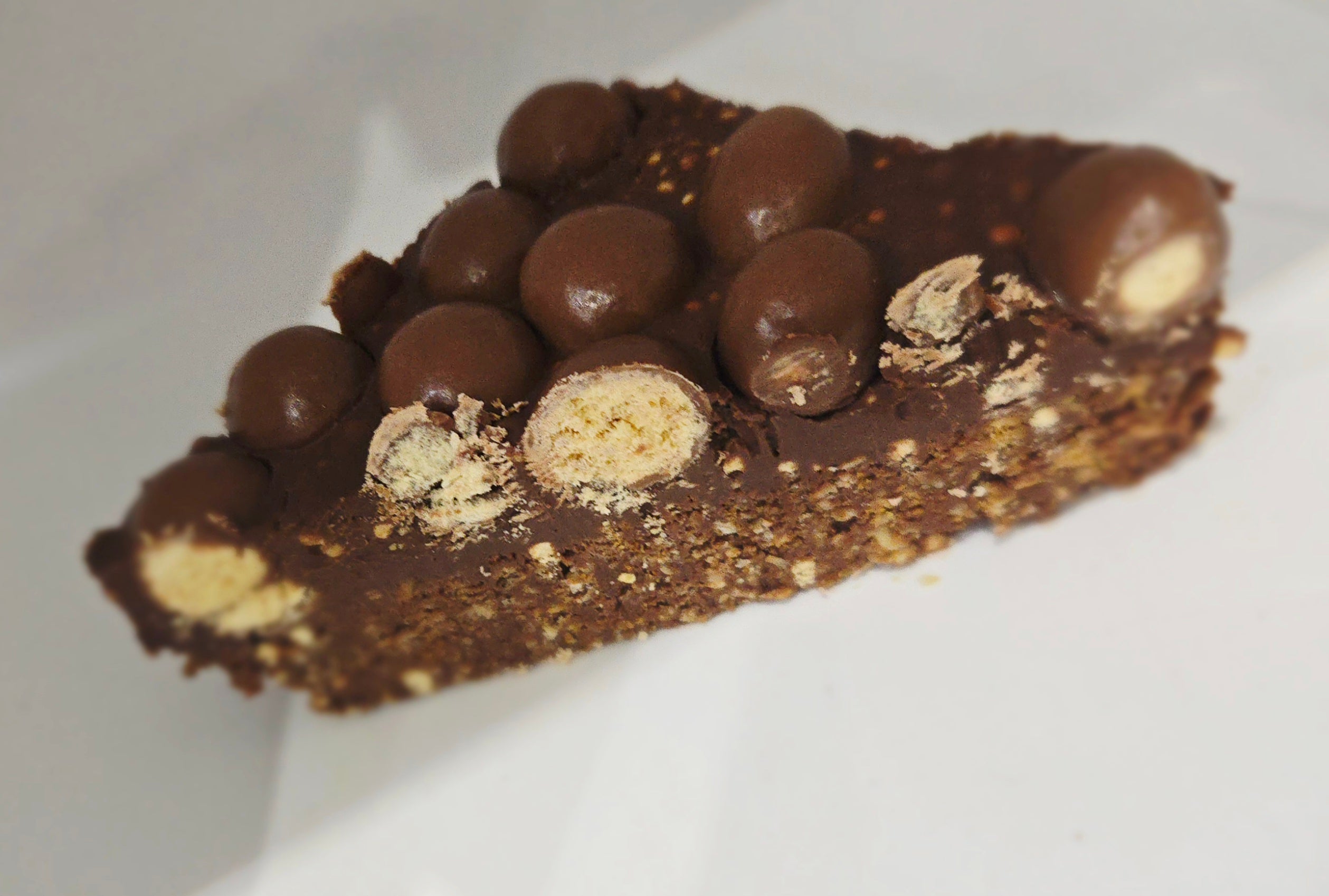 Malteser lover biscuit slice