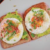 Avo Toast With Eggs