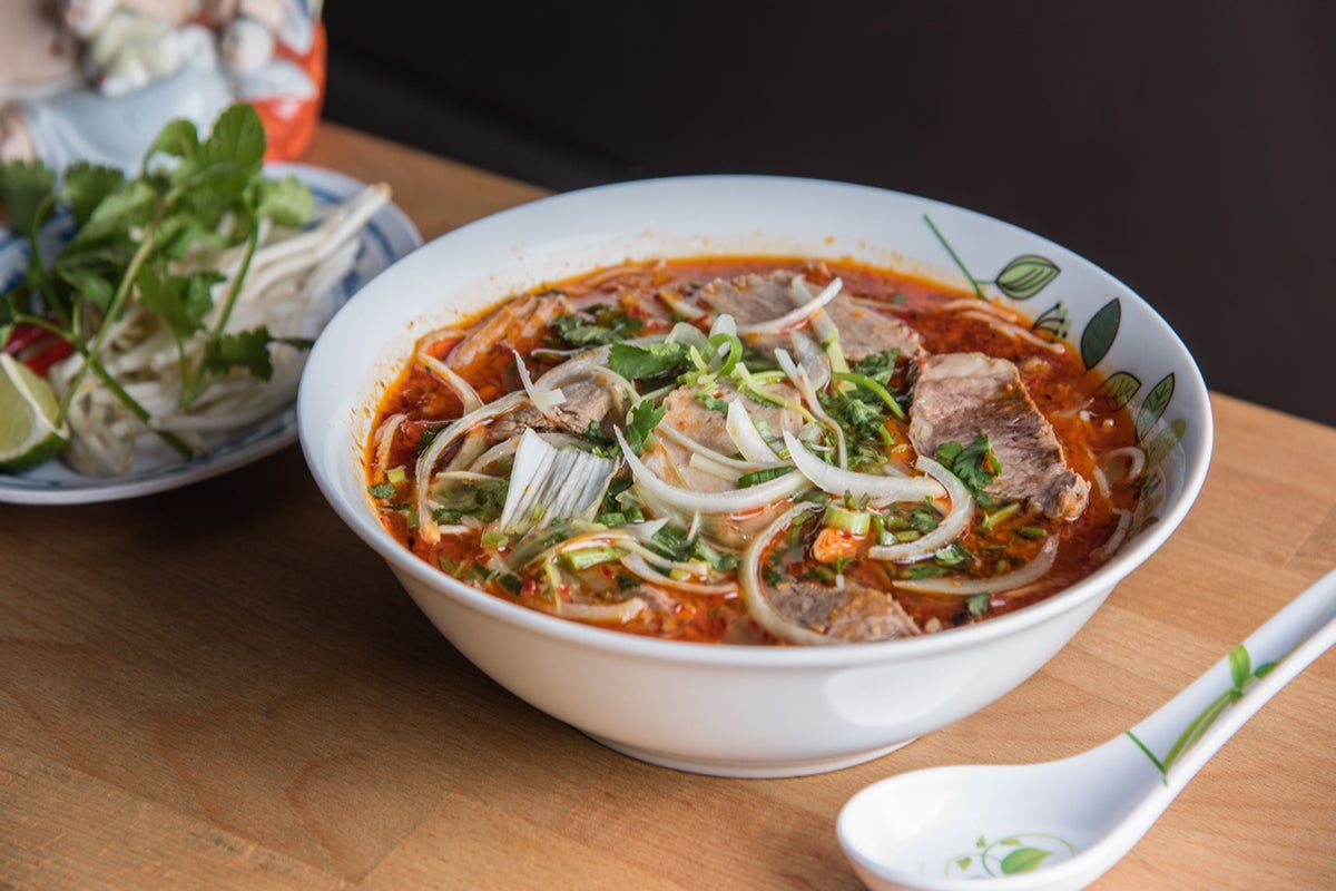 Brisket Beef Spicy Noodle Soup  (Bun Bo Hue) ��