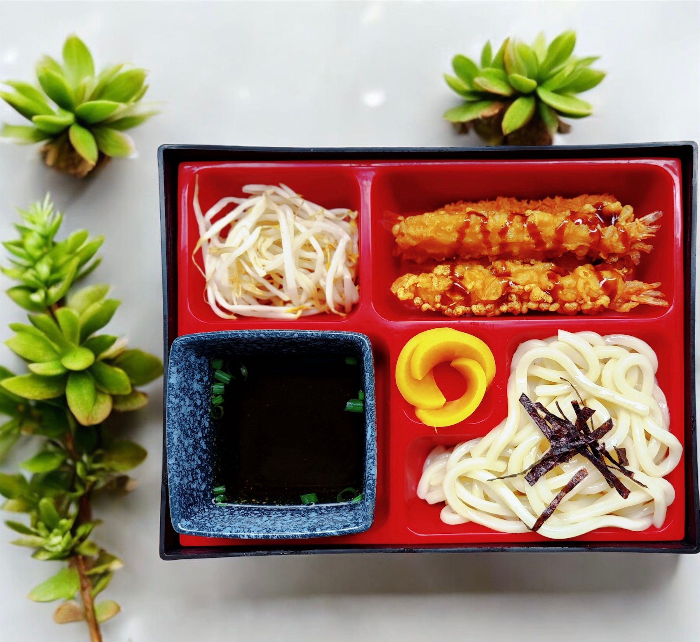 Tempura Shrimps Cold Udon With Dipping Sauce 天婦羅蝦讚岐冷烏冬