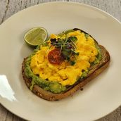 Scrumbled Eggg & Avocado