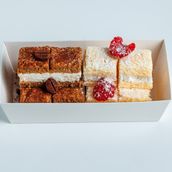 12 Pcs Cheesecake And Tiramisu
