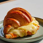 CROISSANT WITH SCRAMBLE EGG