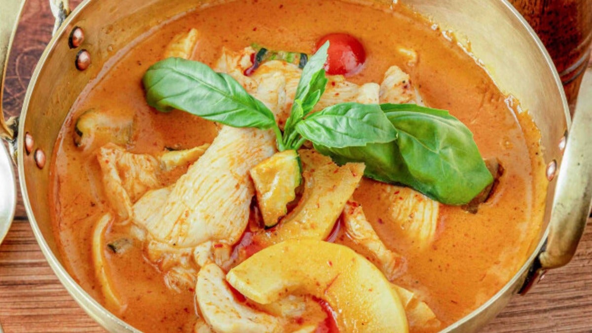 Red Curry   (Chicken, Beef, Pork, Veg, Prawn) ��