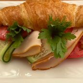 Croissant With Smoked Turkey Ham (Круассан с копченой ветчиной из индейки)