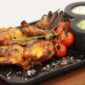 Marinated Chicken Tikka With Cucumber And Yogurt Dip