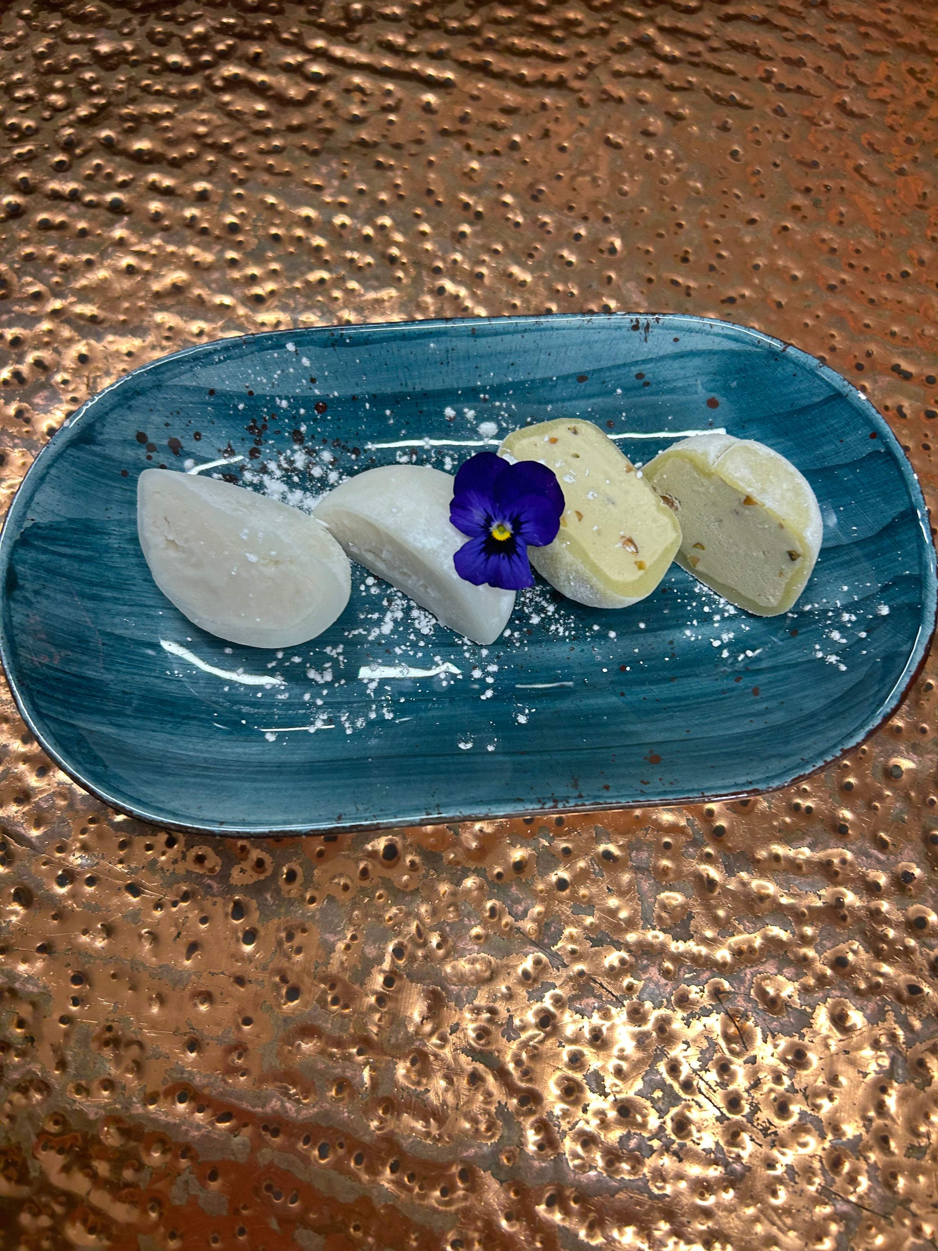 Mochi Ice Cream Selection (2pcs)