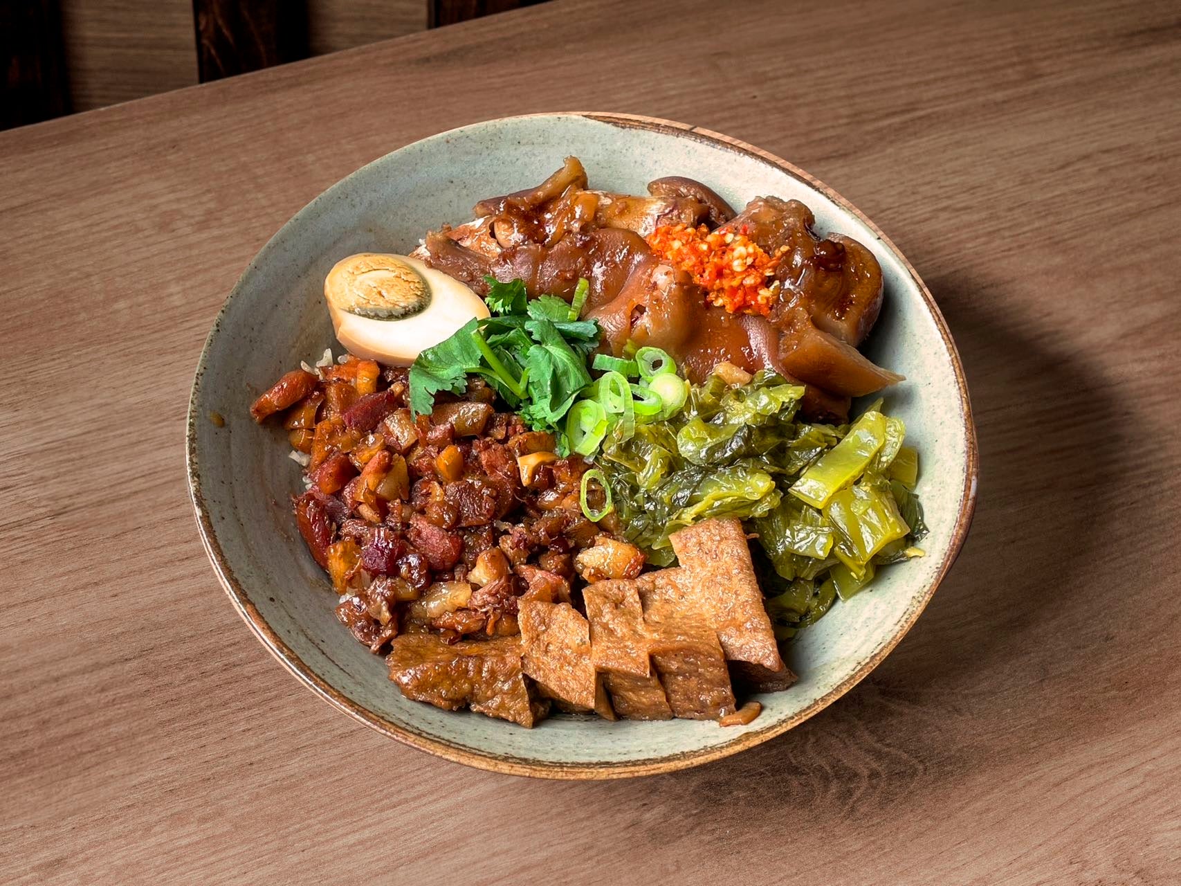Braised pork and pork trotter rice豪华双拼饭