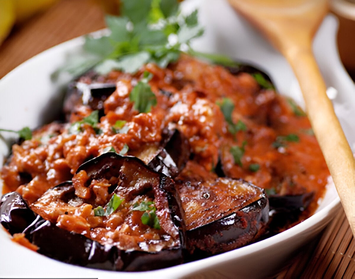 Mousakaa B'Zeit Stew