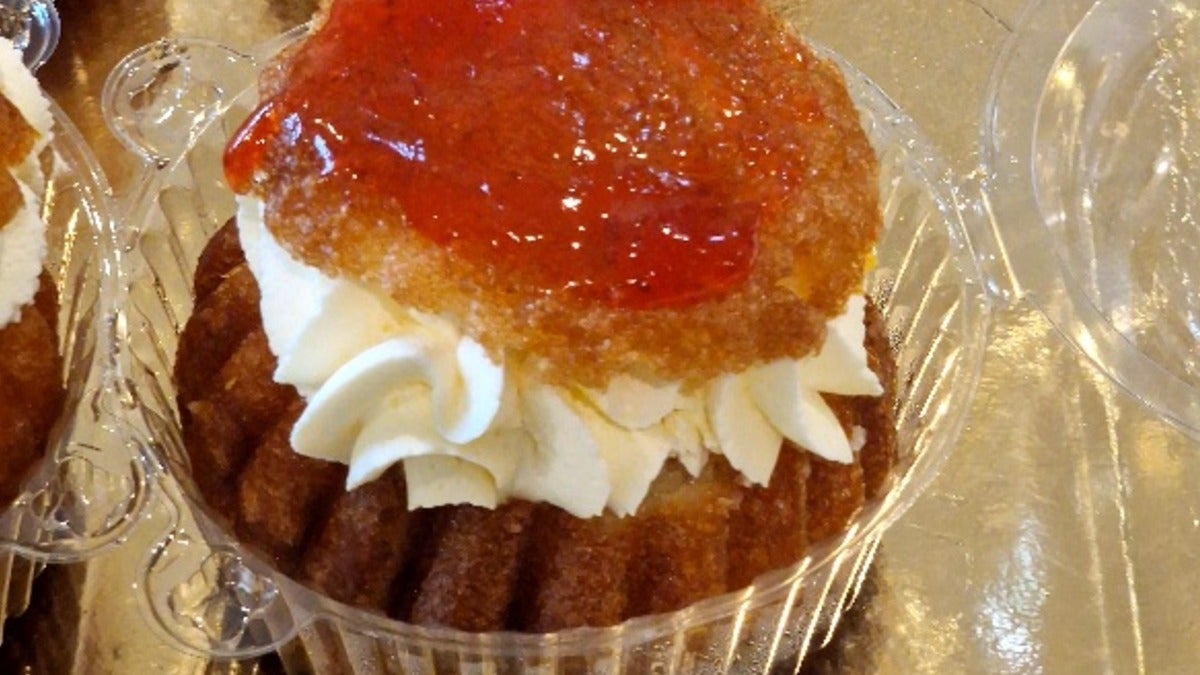 Savarina cake,