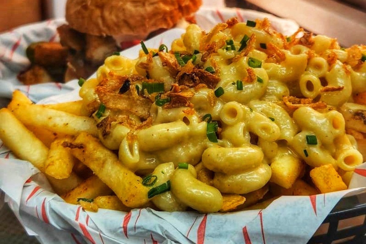 Macaro-nae cheese fries