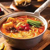 Pickled Pepper Rice Noodles With Chicken Soup 鸡汤泡椒三鲜米线