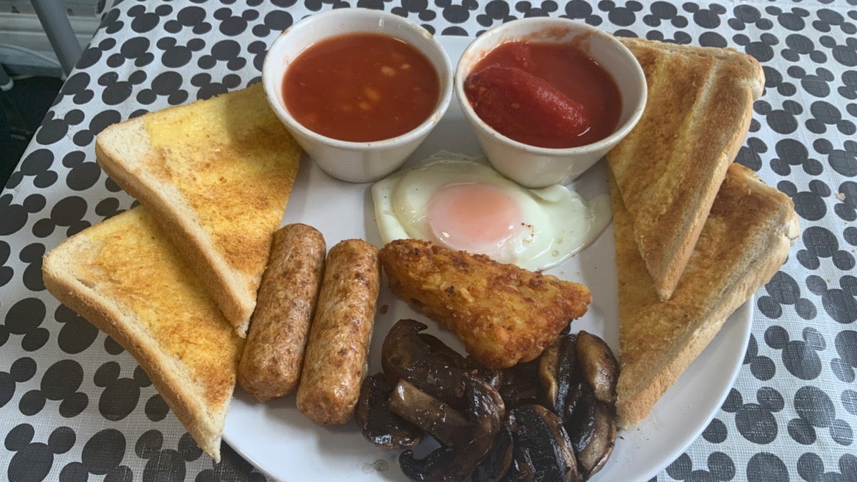 7 Item Breakfast in a Meal Tray Box