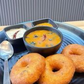 Vada 2 Pieces