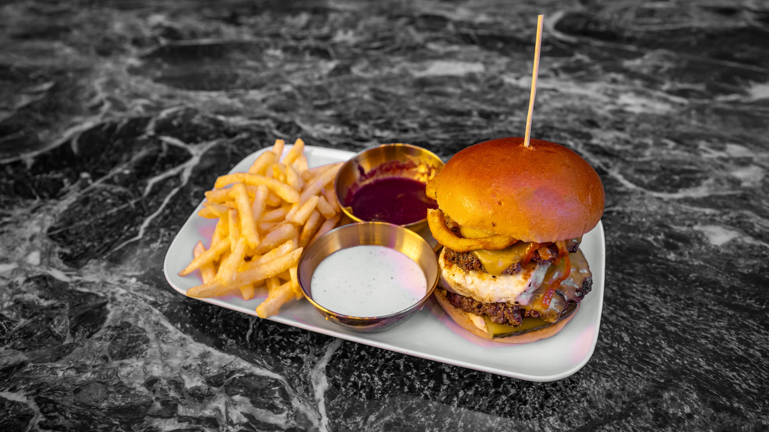Lloumi burger meal