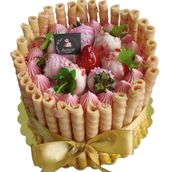 Strawberry Wafer Delight Cake
