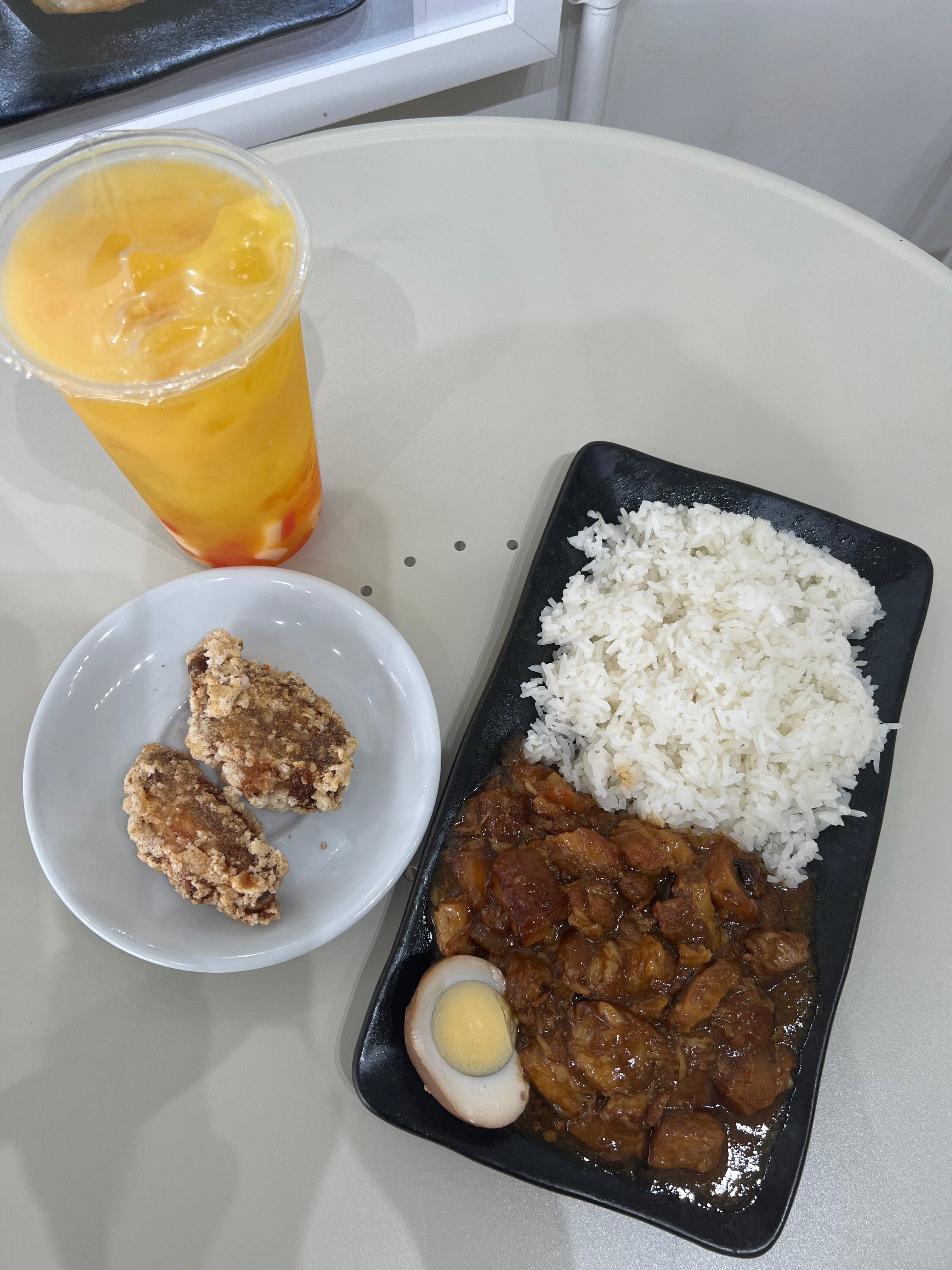 M4 一人餐：台灣滷肉飯/雞翼2pcs/飲品一杯