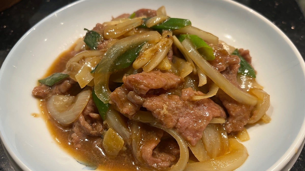Beef with Ginger and Spring Onion Sauce 姜葱牛