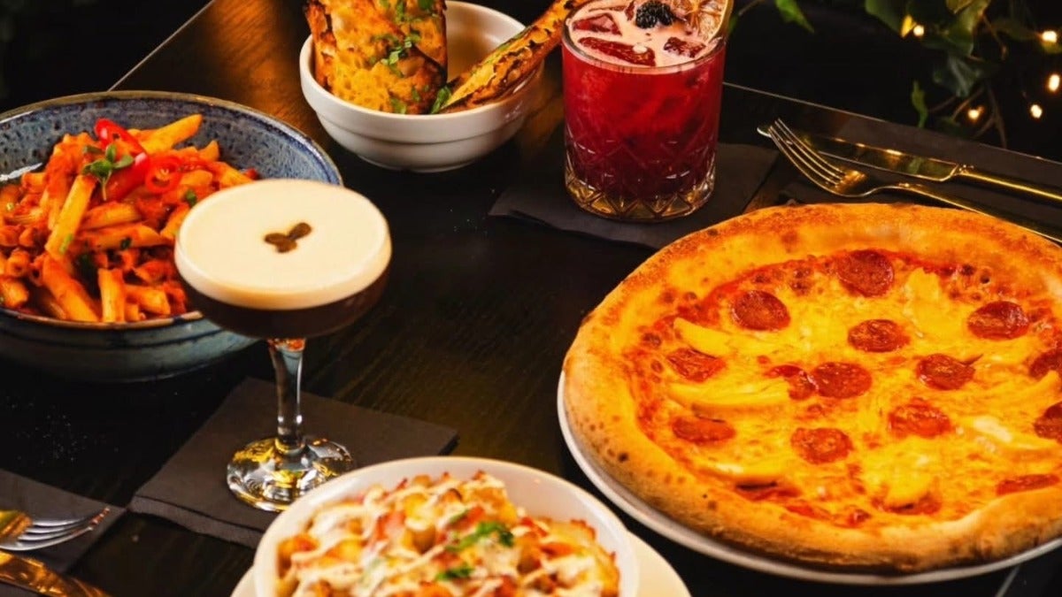Nicos Pizzeria