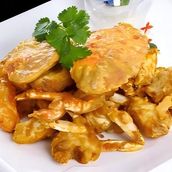 Crab / Prawn with Salted Egg