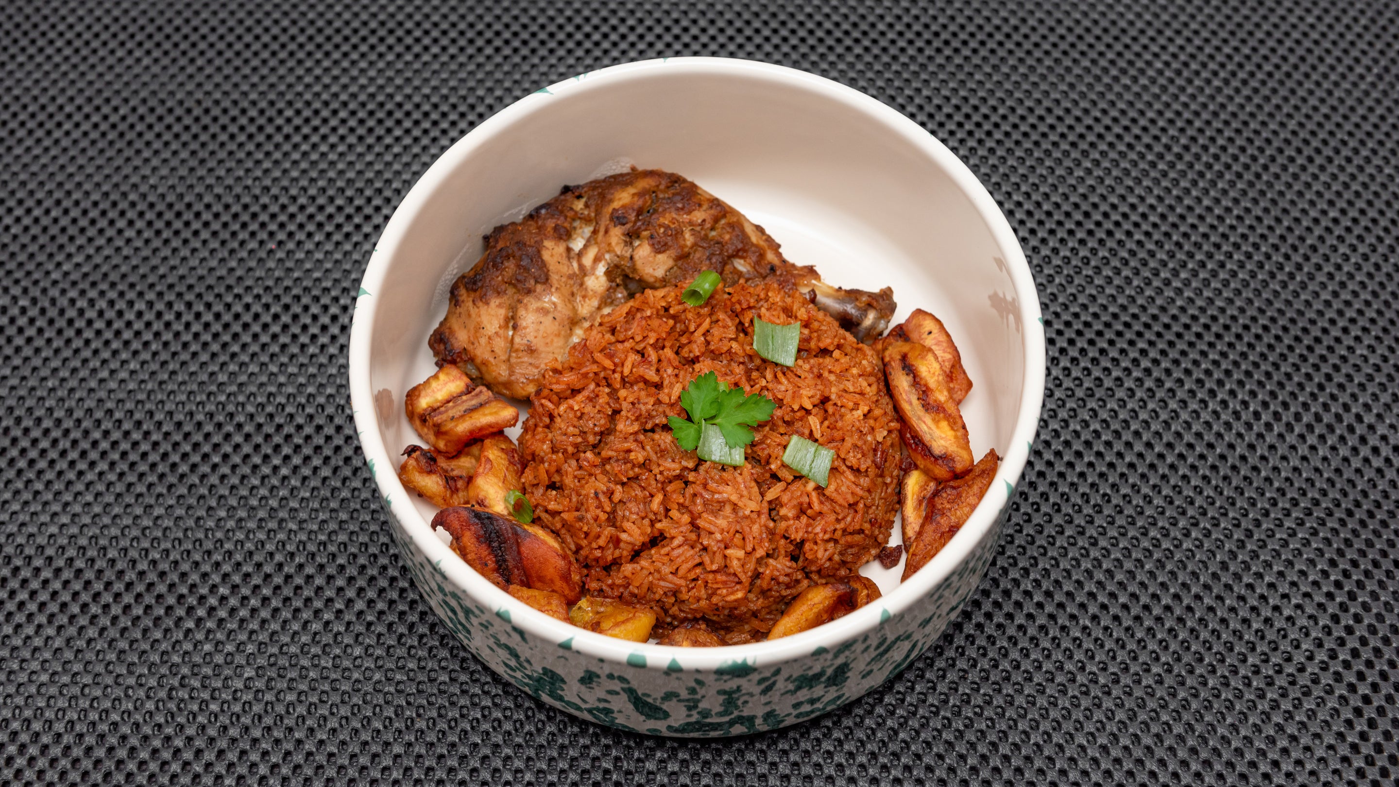 Gh Jollof Rice,Served with Grilled Chicken With Plantain (Medium)