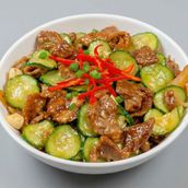 Sliced Beef Stir-Fried with Cucumber