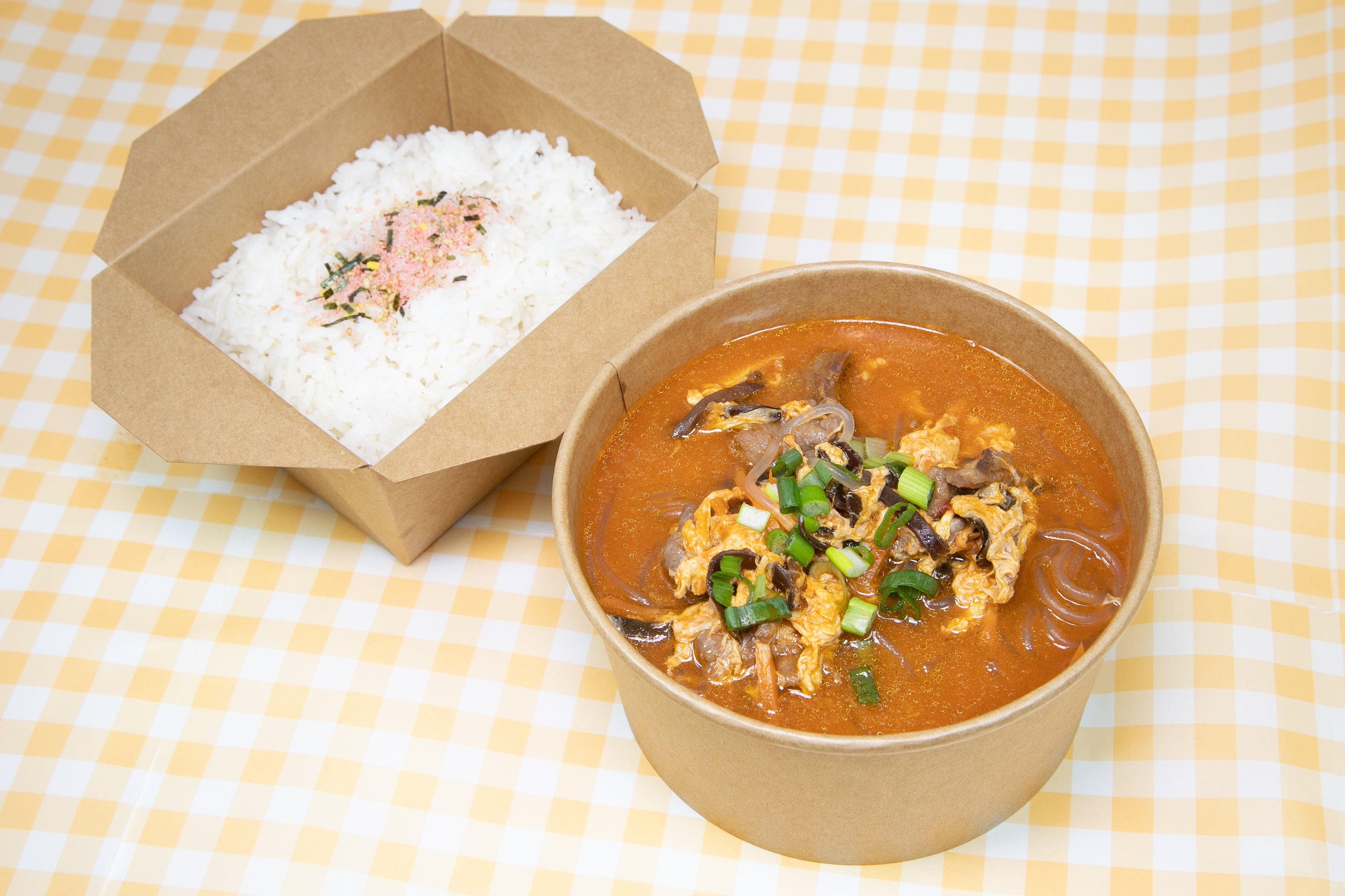 Spicy Korean Beef Soup with Rice 韩式辣牛肉粉丝汤